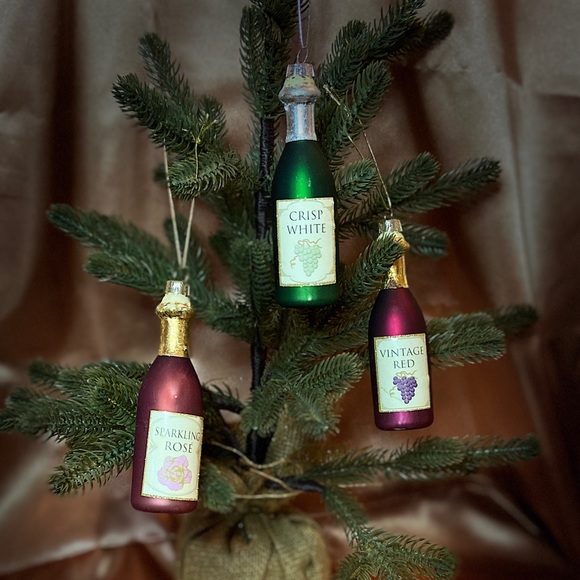 Wine and Rose Lover’s Bottle Ordainment Set - Picture 3 of 9